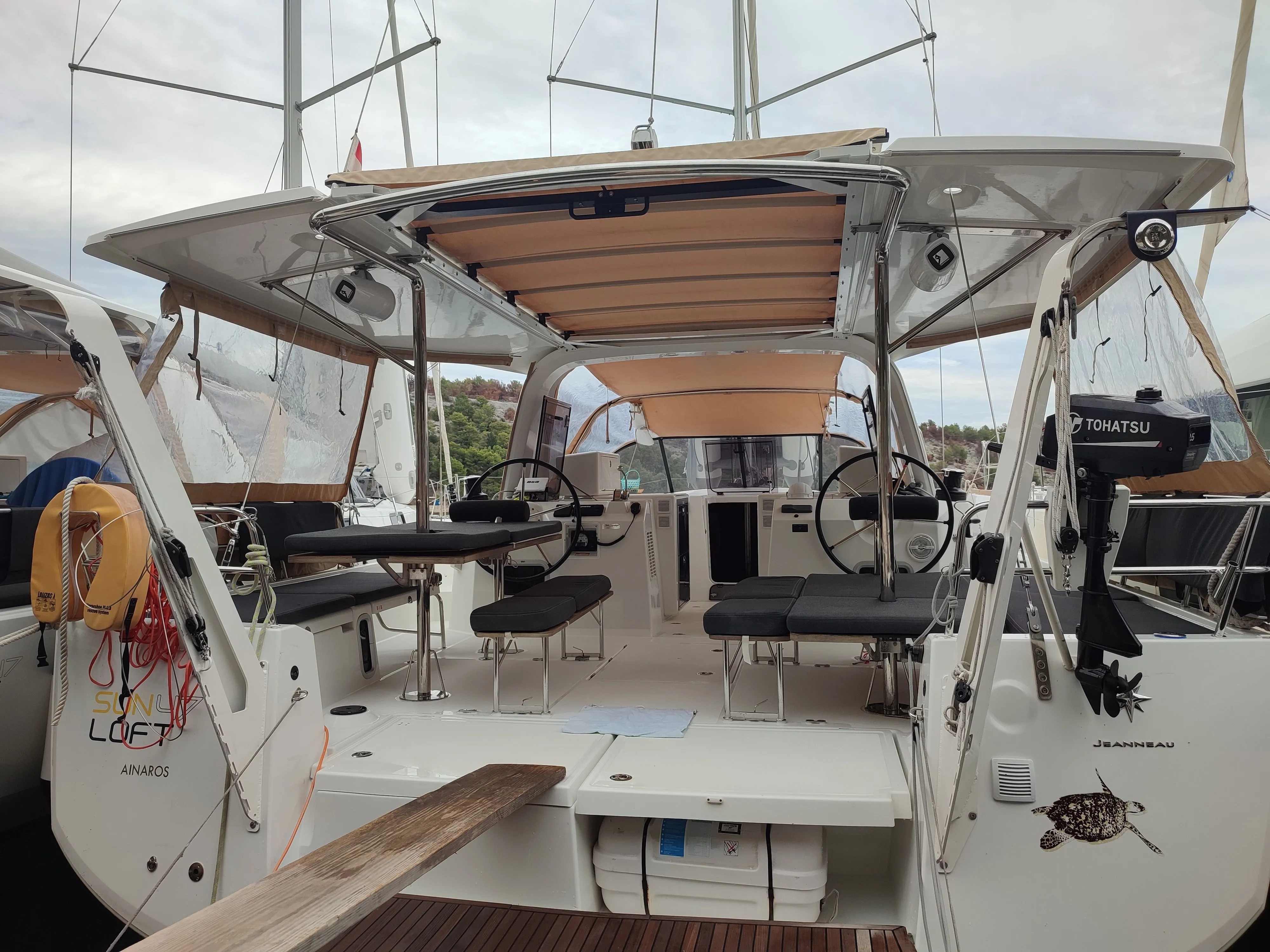 Ainaros Charter Boat