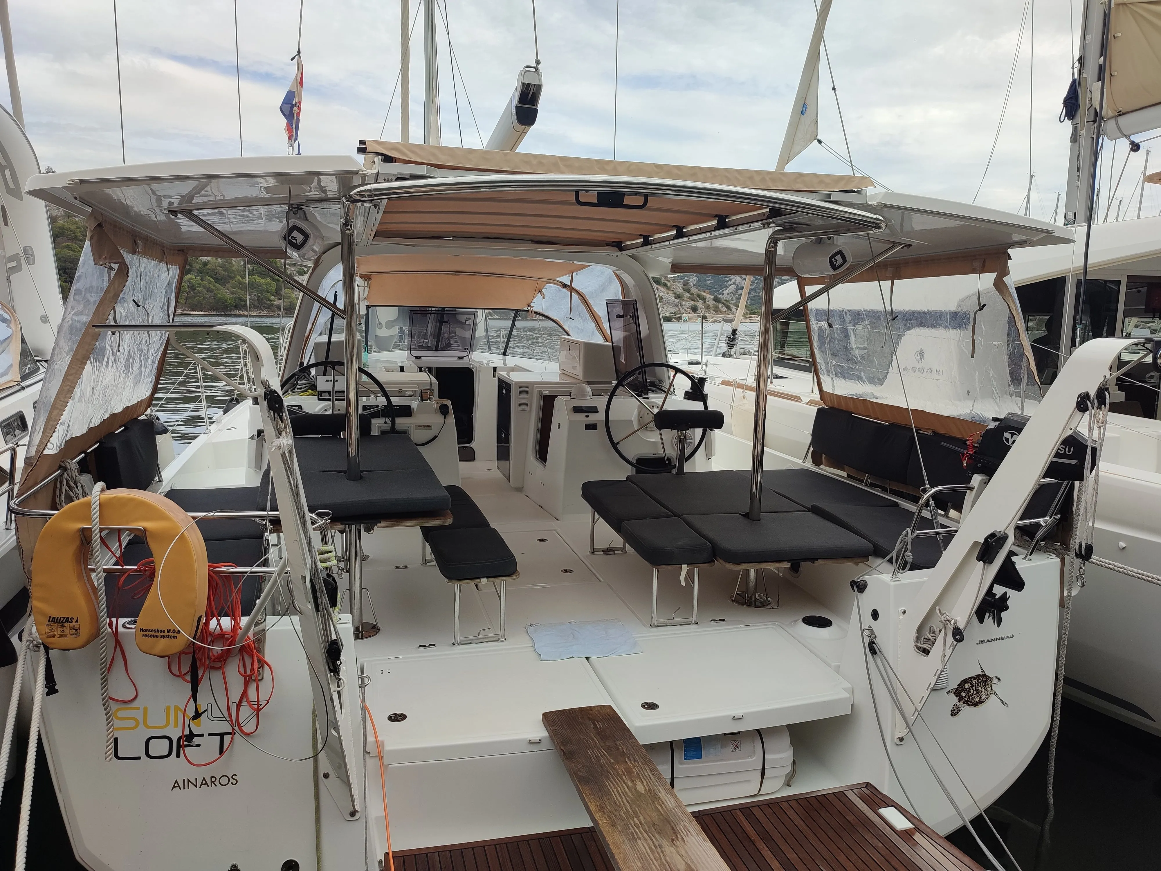 Ainaros Charter Boat