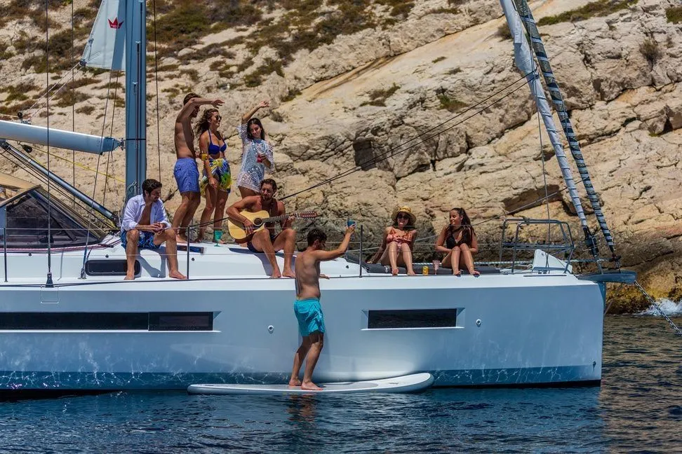 New Horizons 2 Charter Boat
