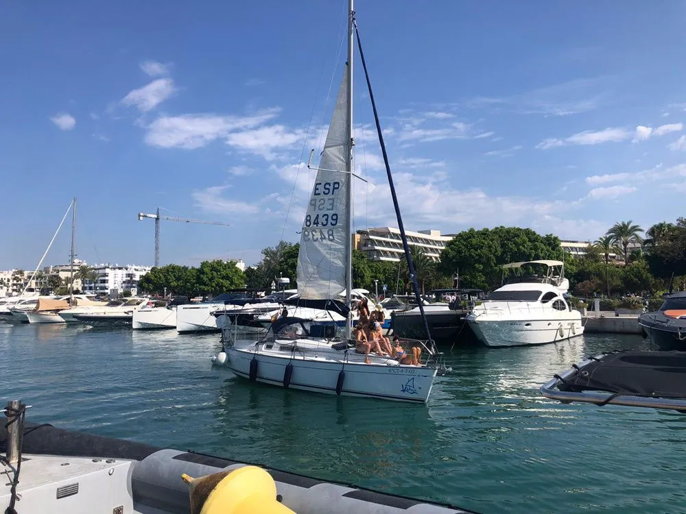 Explore Los Alcázares on a 8.8m Jeanneau Sun Odyssey 29.2 Sailing Yacht Rental