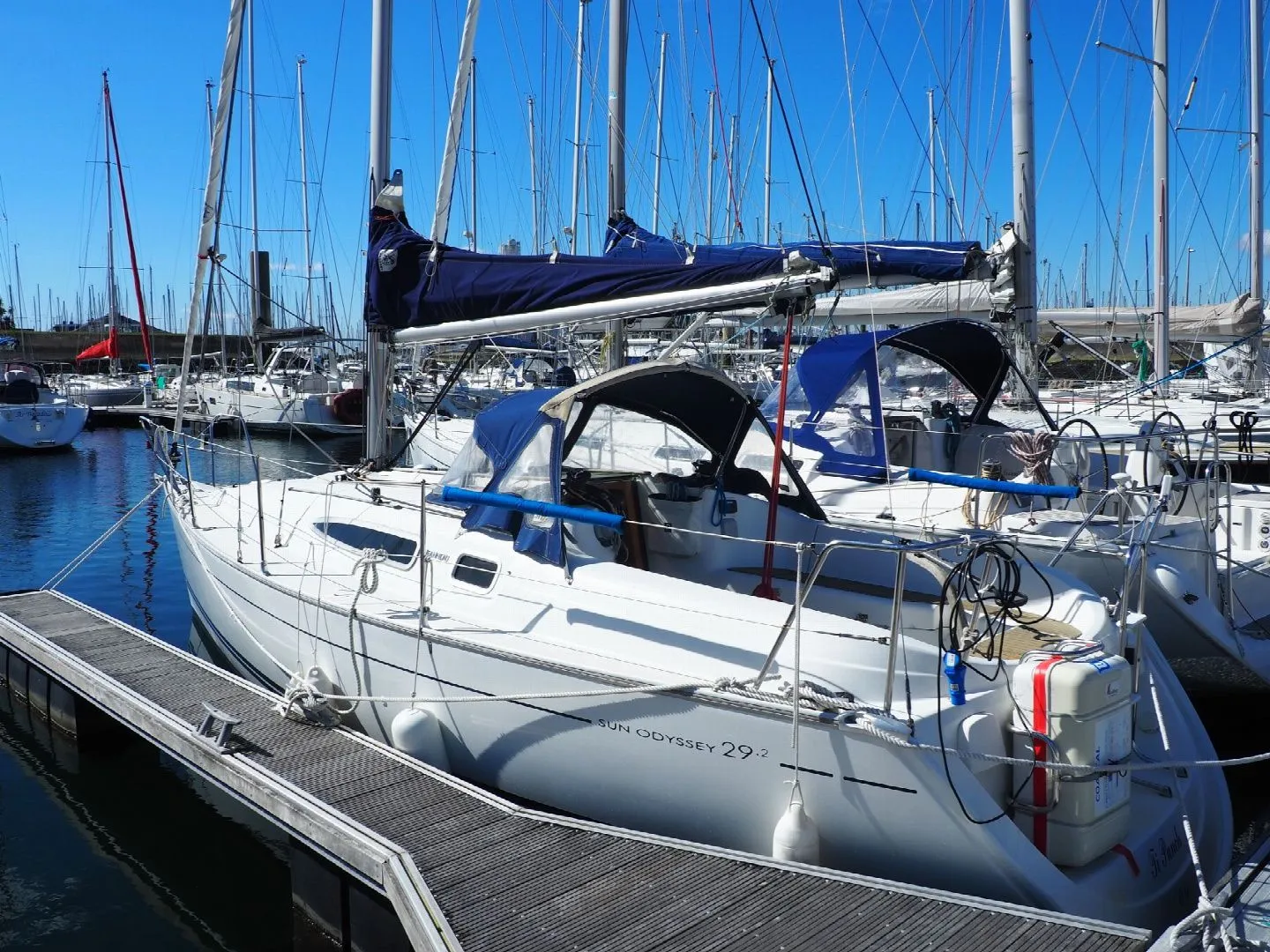 Boat - 8.5m Arzon 2 Cabin Sailing Yacht Hire