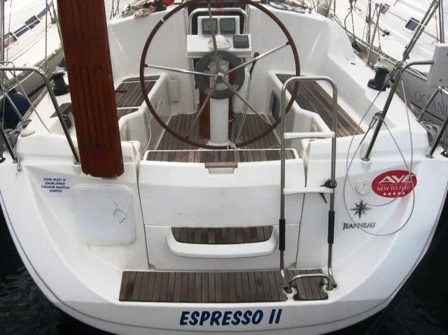 Explore Betina on a 8.99m Jeanneau Sun Odyssey 30 Sailing Yacht Rental
