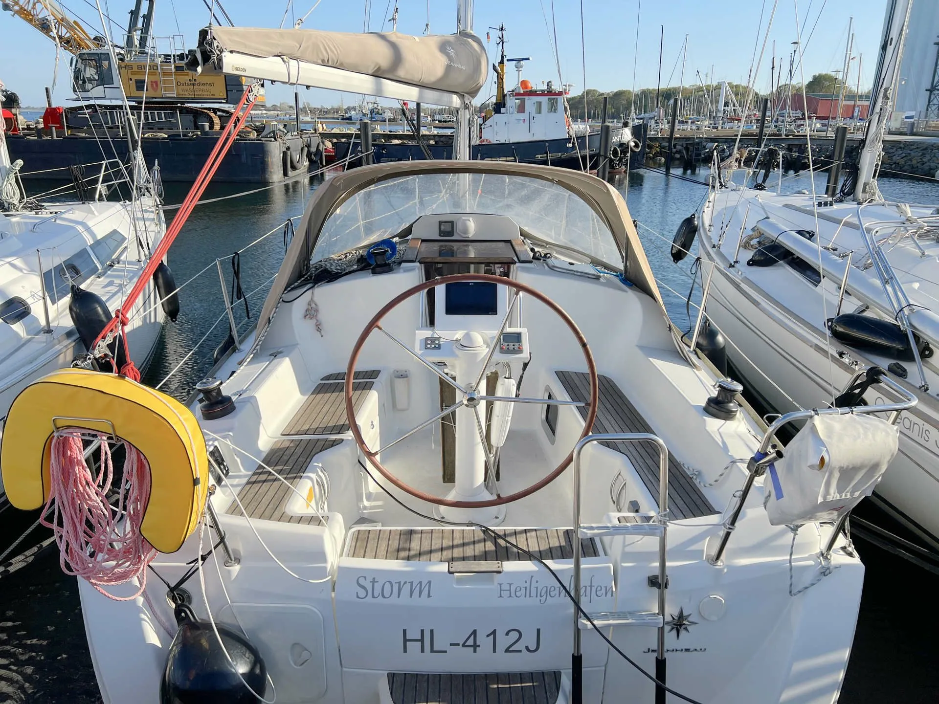 Boot - Explore Heiligenhafen on a 8.99m Rental Sailing Yacht Jeanneau Sun Odyssey 30i