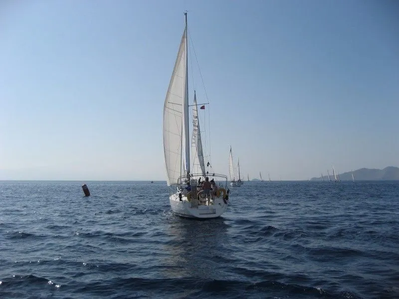 Zarif Kiralık Teknesi