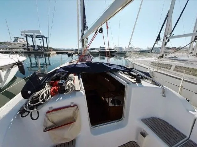 Explore Betina on a 9.6m 2 Cabin Sailing Yacht Rental