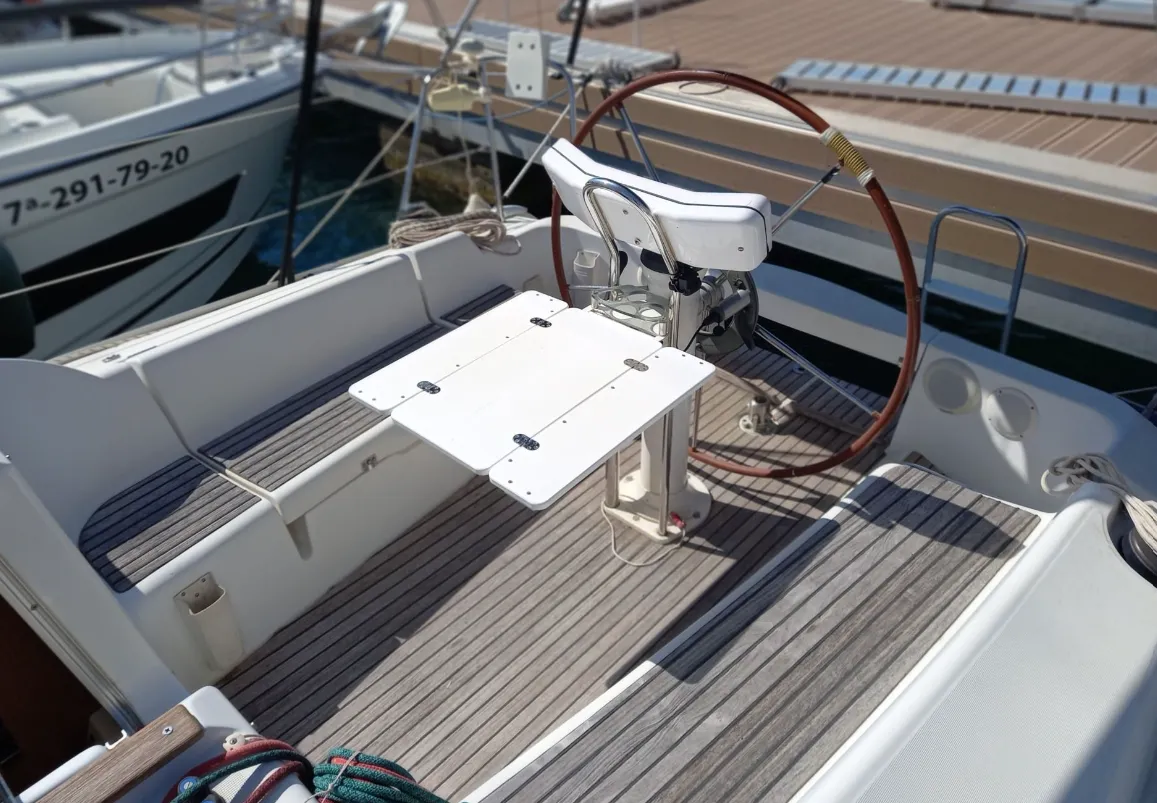 Yako 2 Charter Boat