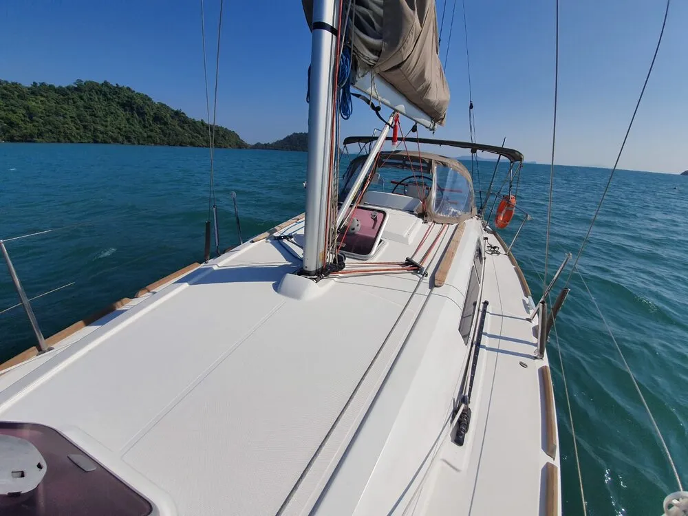 Rent a 9.96m Boat in Ko Chang