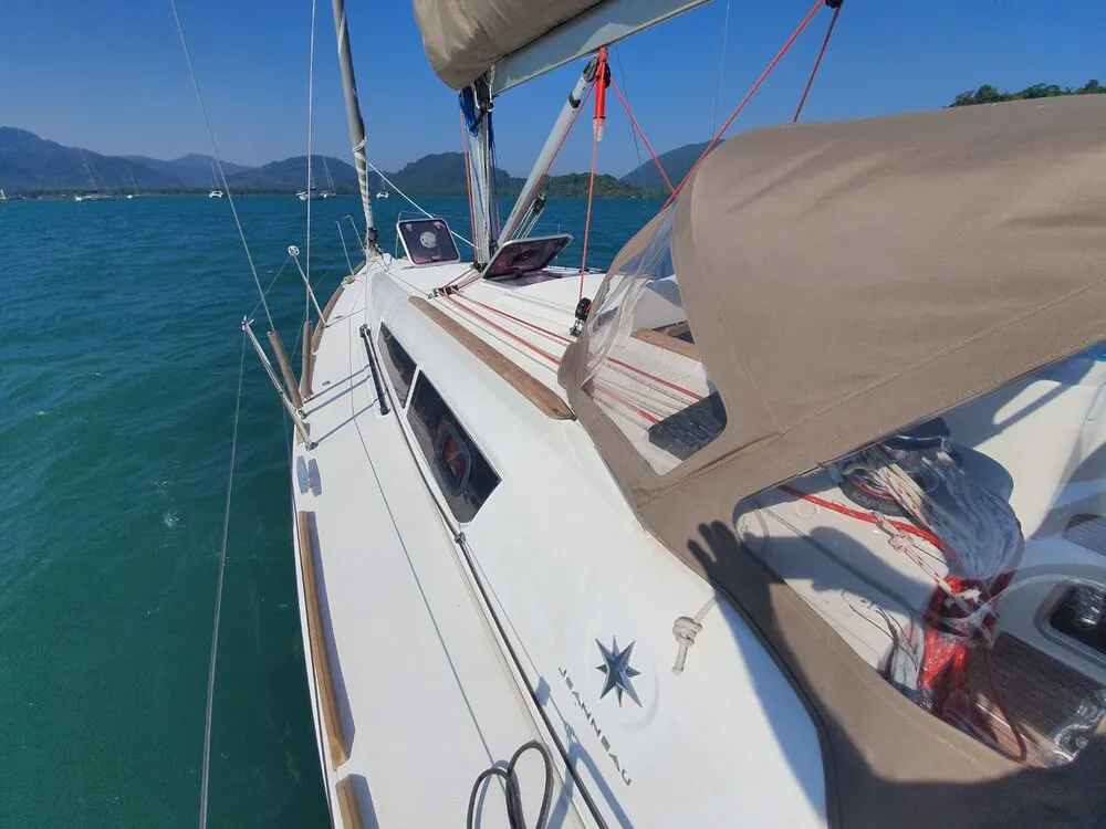 Aqua Charter Boat