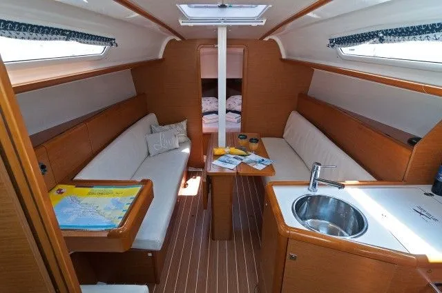 Kiki kiss Charter Boat - 4
