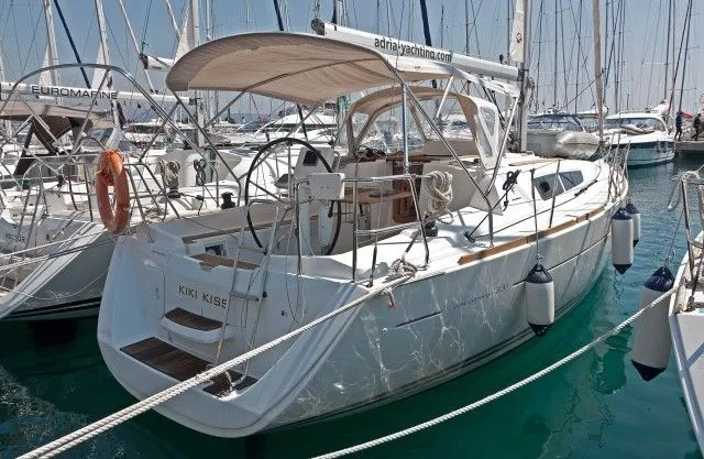 Kiki kiss Charter Boat - 3