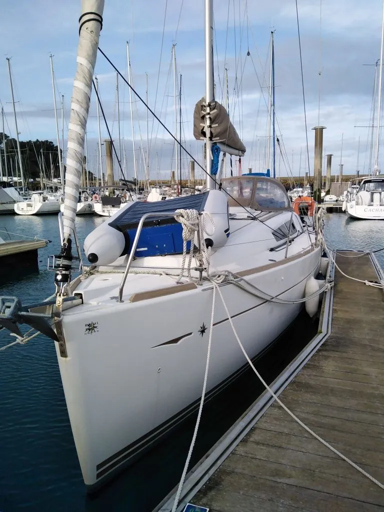 Rent a 9.96m Sailing Yacht in Saint Malo