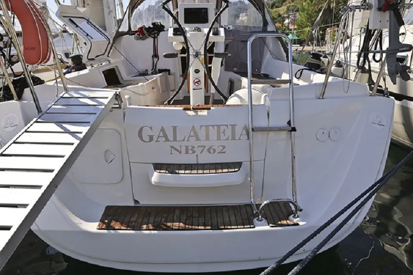 Rent a 9.96m 2 Cabin Sailing Yacht in Loutraki