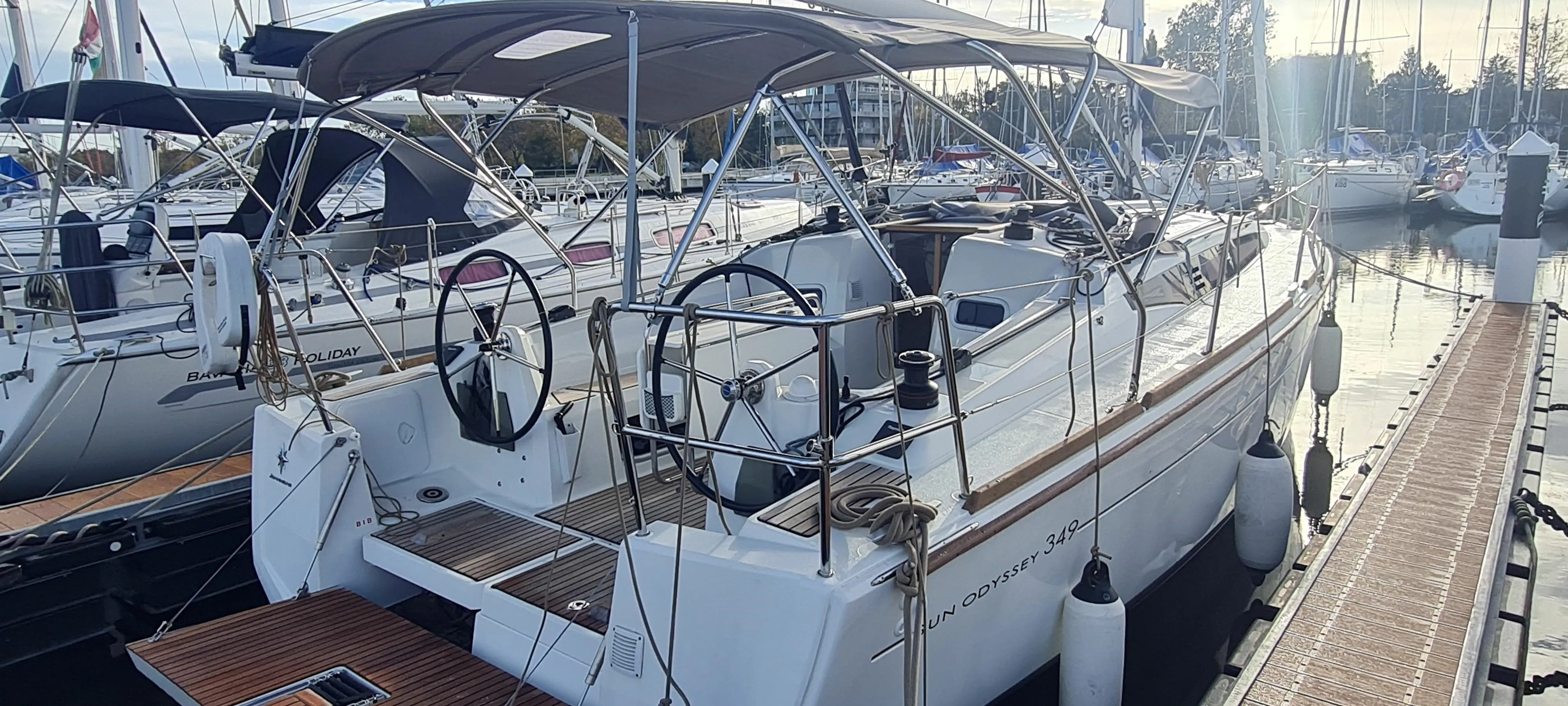 Rent a 10.34m Boat in Balatonfenyves