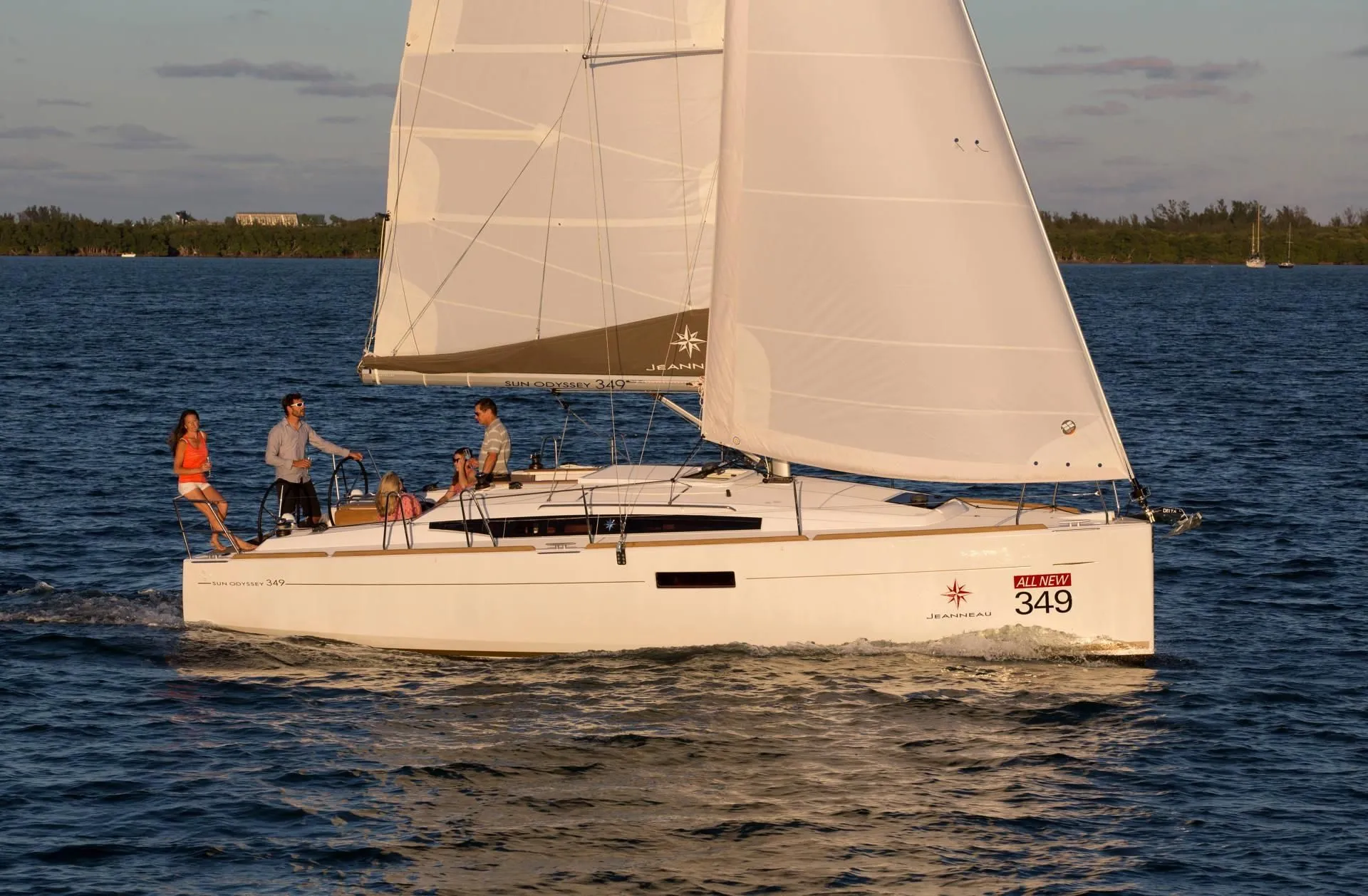 Explore Makkum on a 10.34m Rental Sailing Yacht