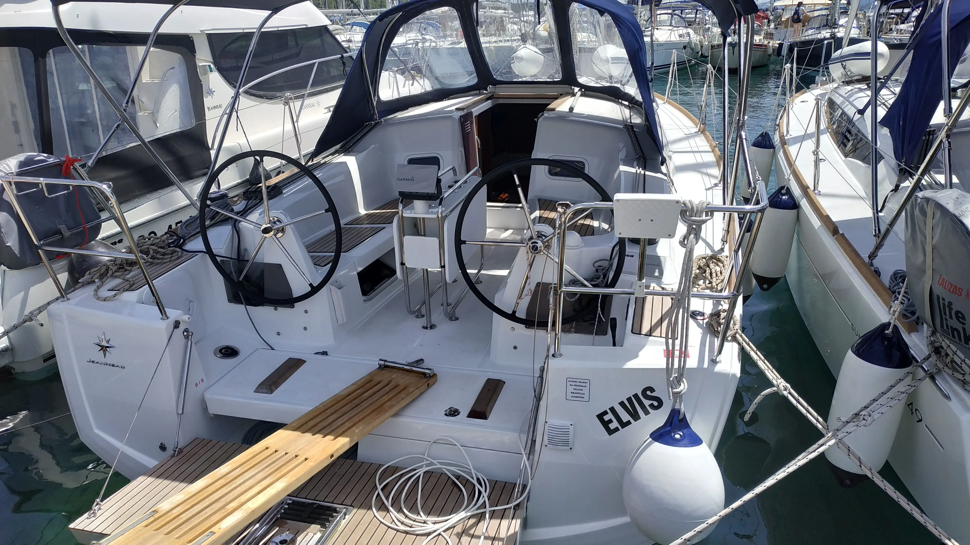 10.69m Drage Sailing Yacht Jeanneau Sun Odyssey 349 Hire
