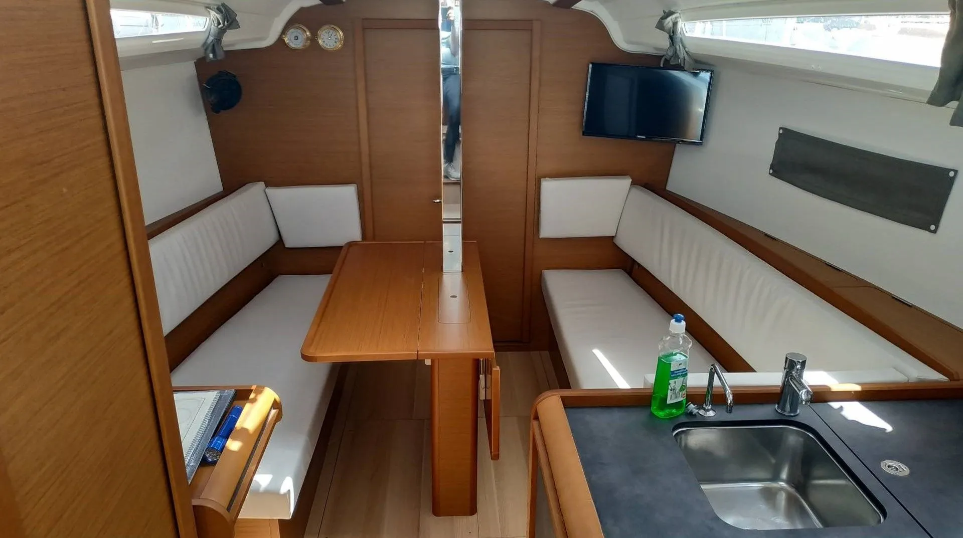 Elvis Charter Boat