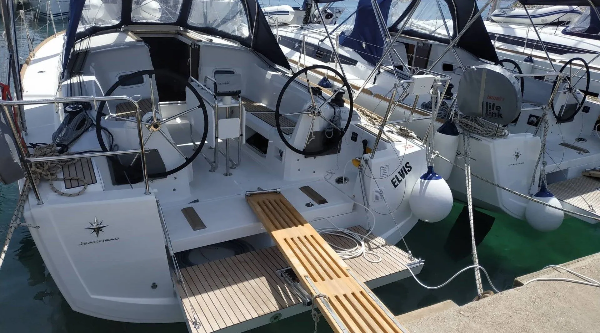 10.69m Drage Sailing Yacht Jeanneau Sun Odyssey 349 Hire