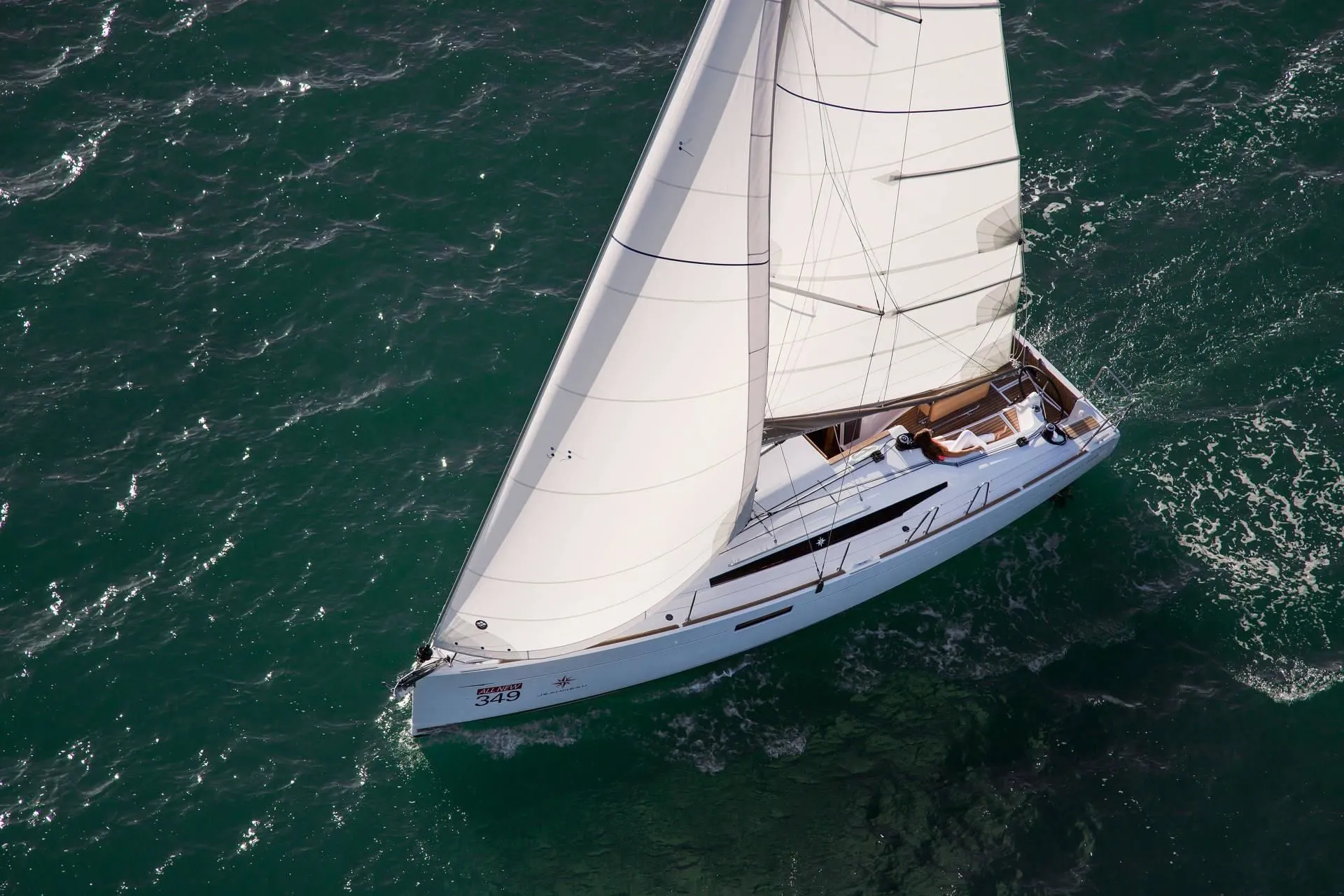 Mia Charter Boat