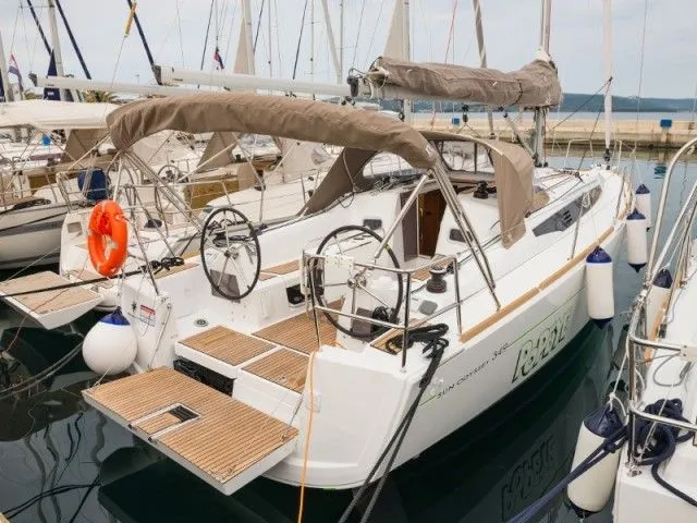 Charter a 10.34m Boat in Pirovac