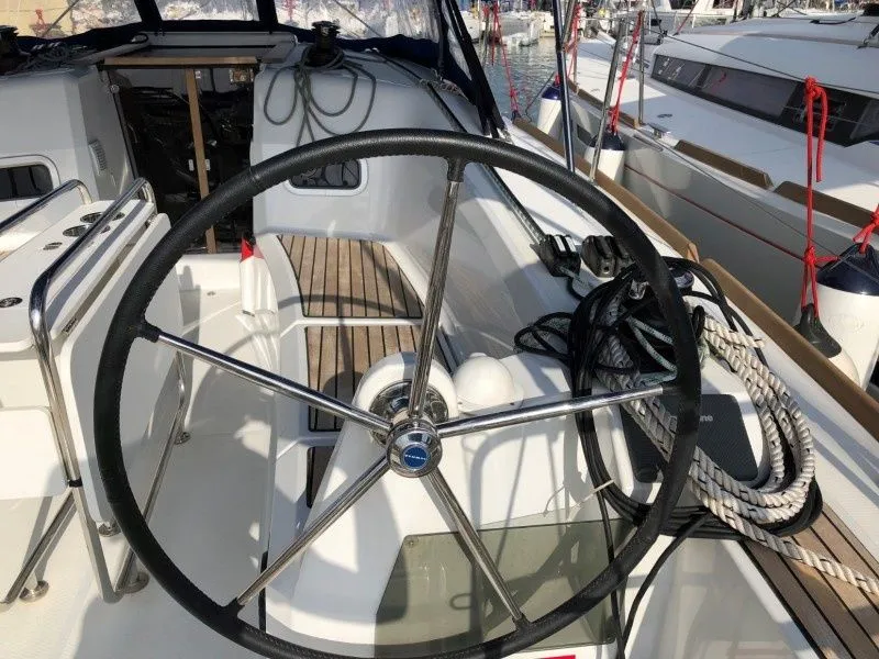 Dubrovnik 10.34m Kiralık Jeanneau Sun Odyssey 349 Yelkenli Yat