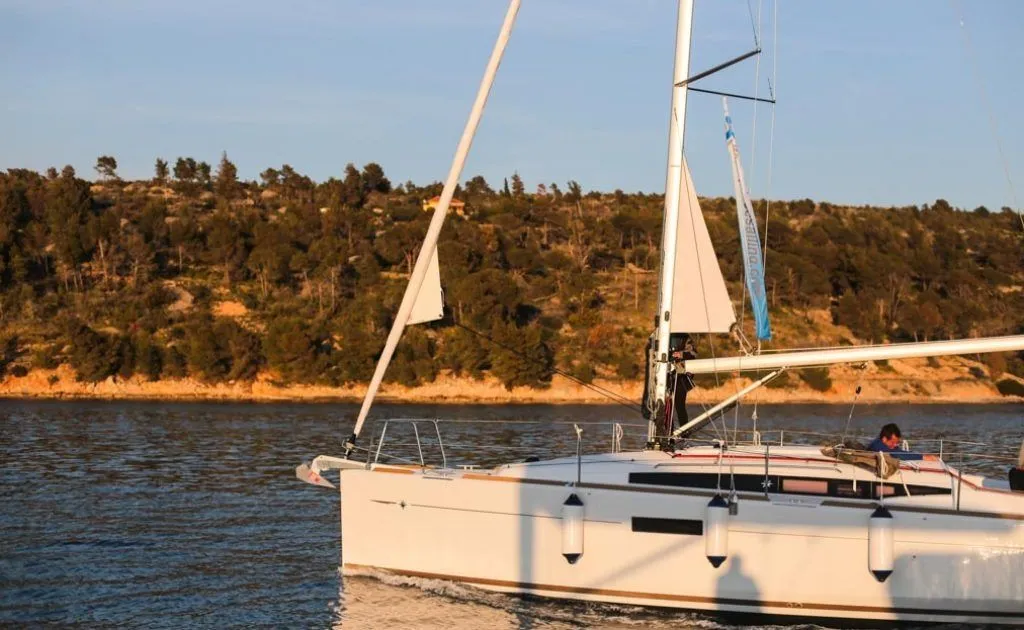 Visnjica Charter Boat
