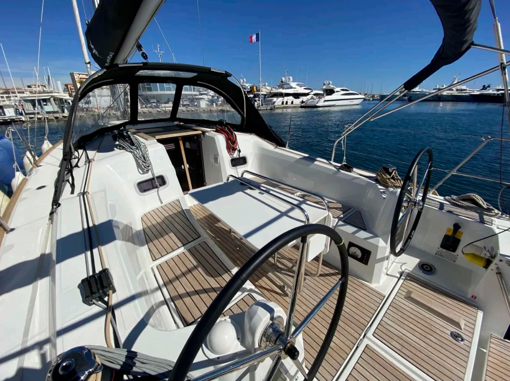 Wiskiki Charter Boat