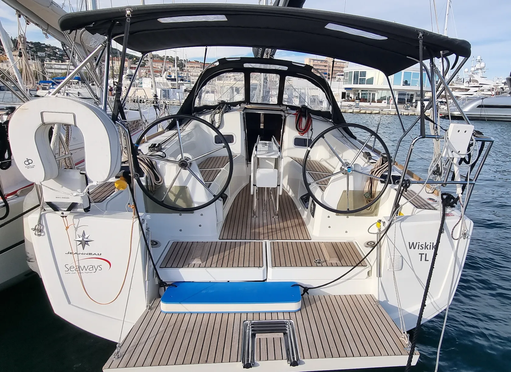 Wiskiki Charter Boat