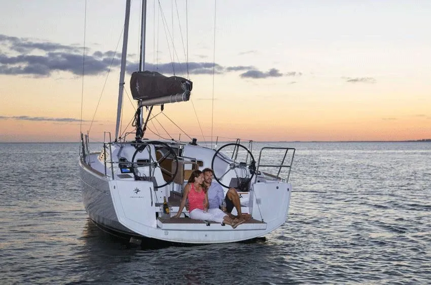 Zaurak Charter Boat