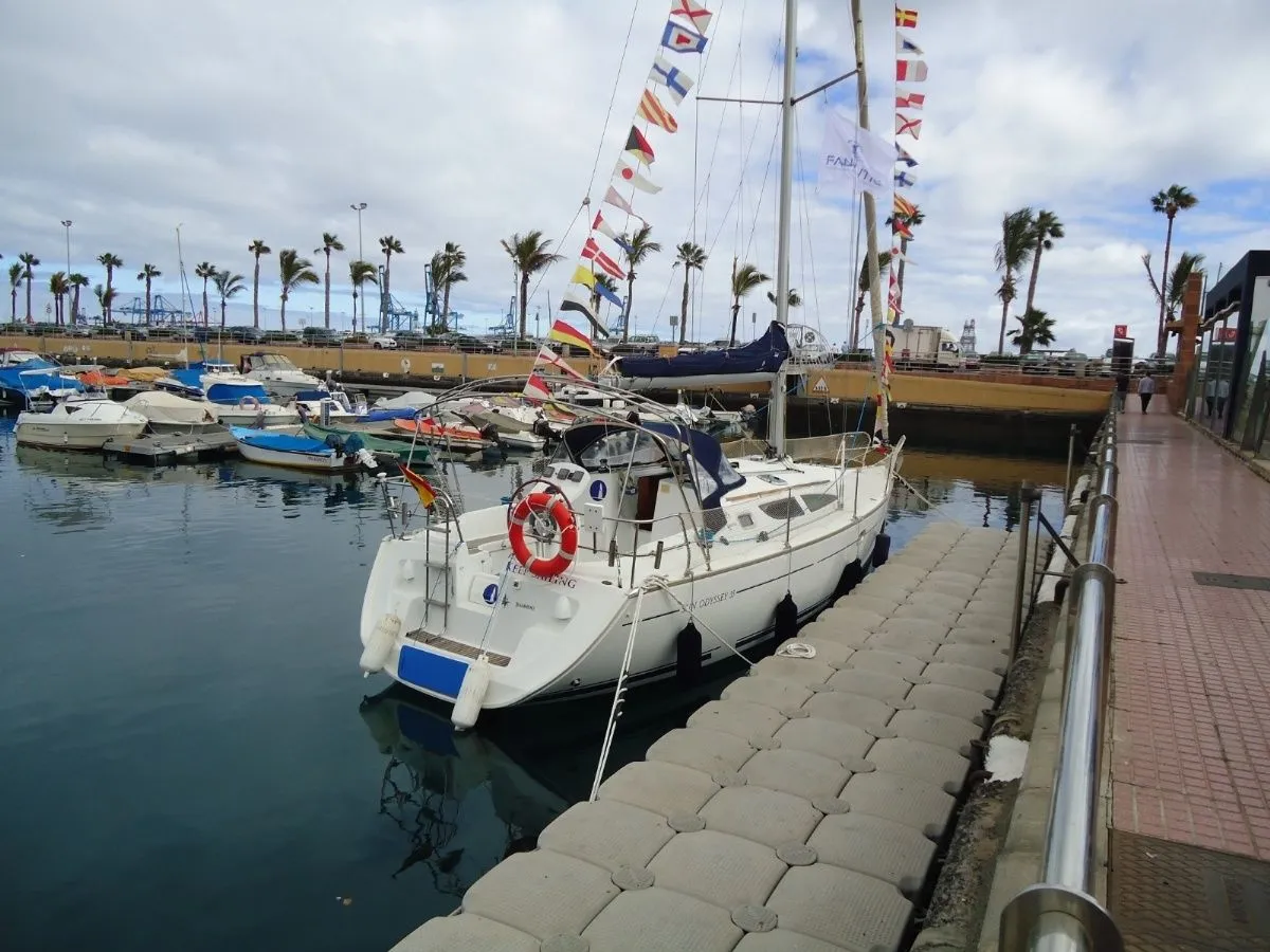 Rent a 10.4m Sailing Yacht in Las Palmas de Gran Canaria