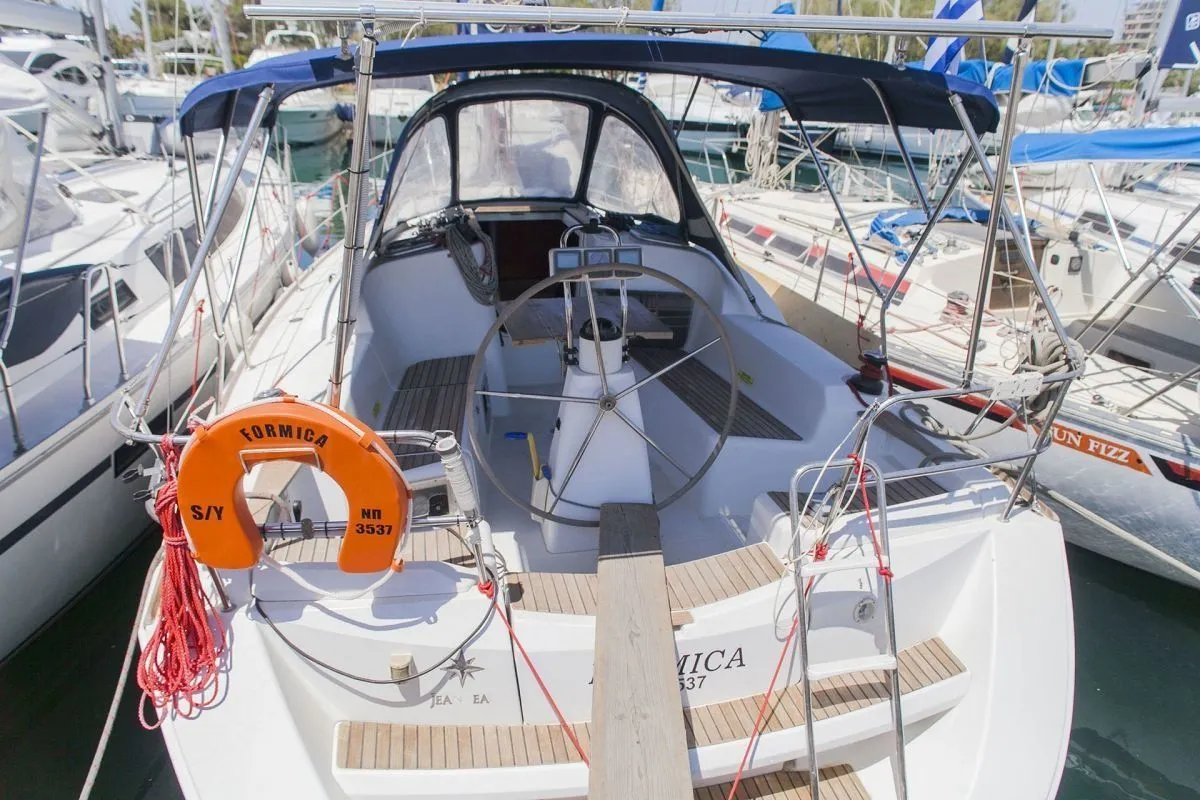 Чартер Formica - 3