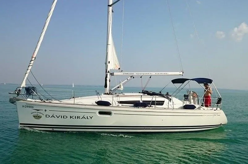 Charter a 10.69m Sailing Yacht in Balatonfured