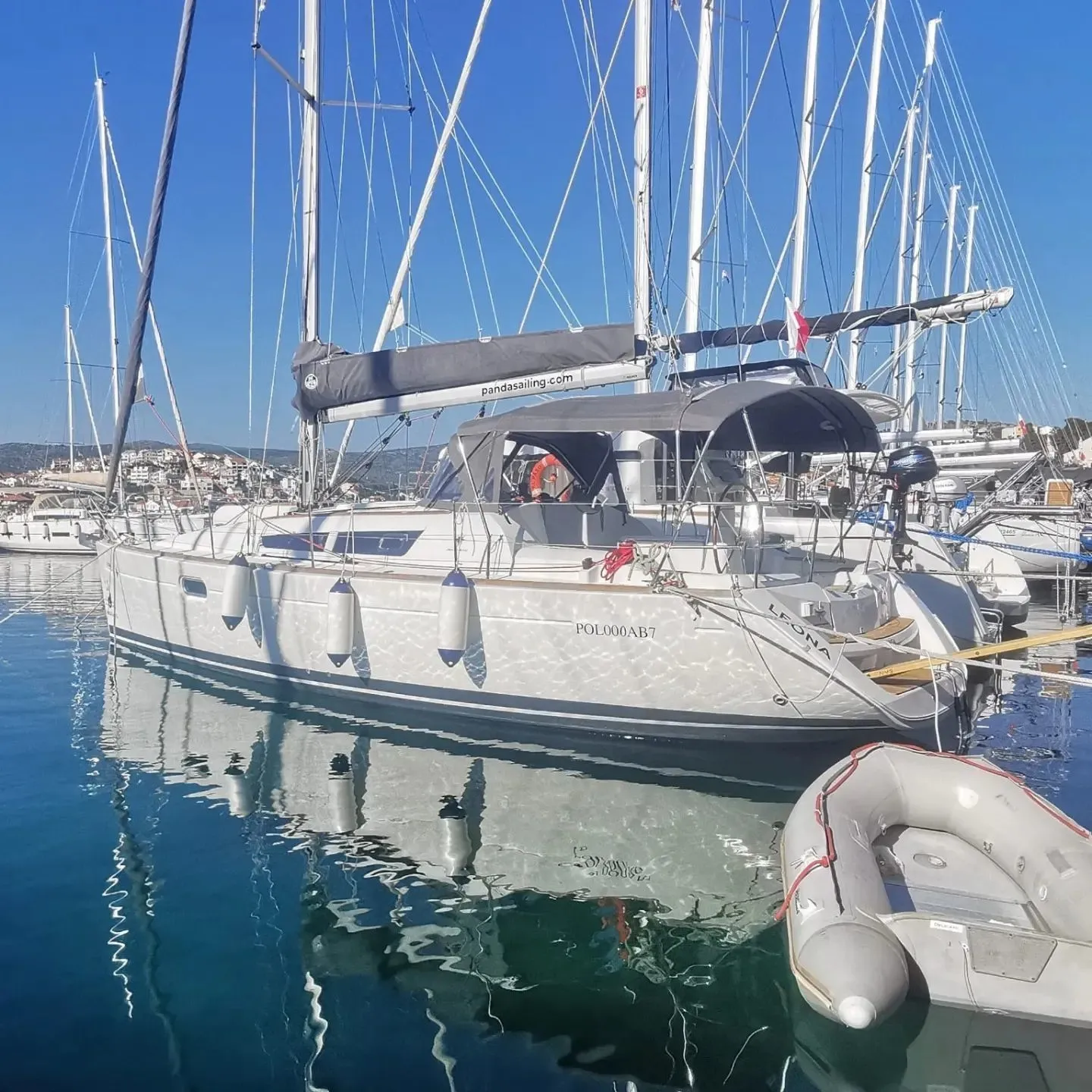 Leona Charterboot - 3