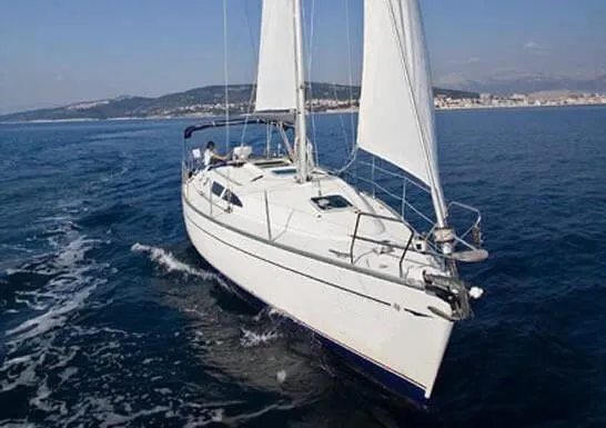 Explore Fezzano on a 11.4m Rental Sailing Yacht