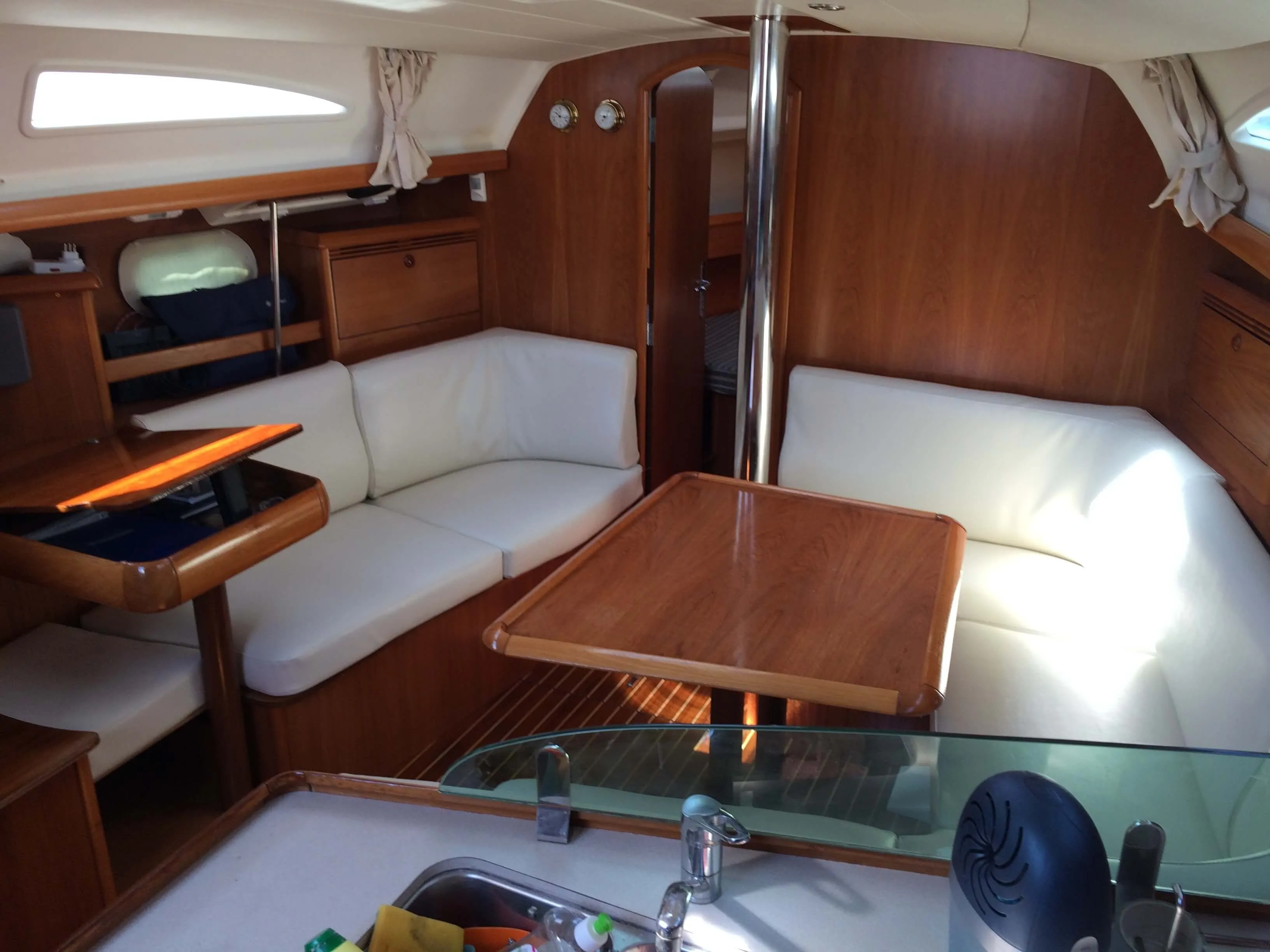 Legende Charter Boat
