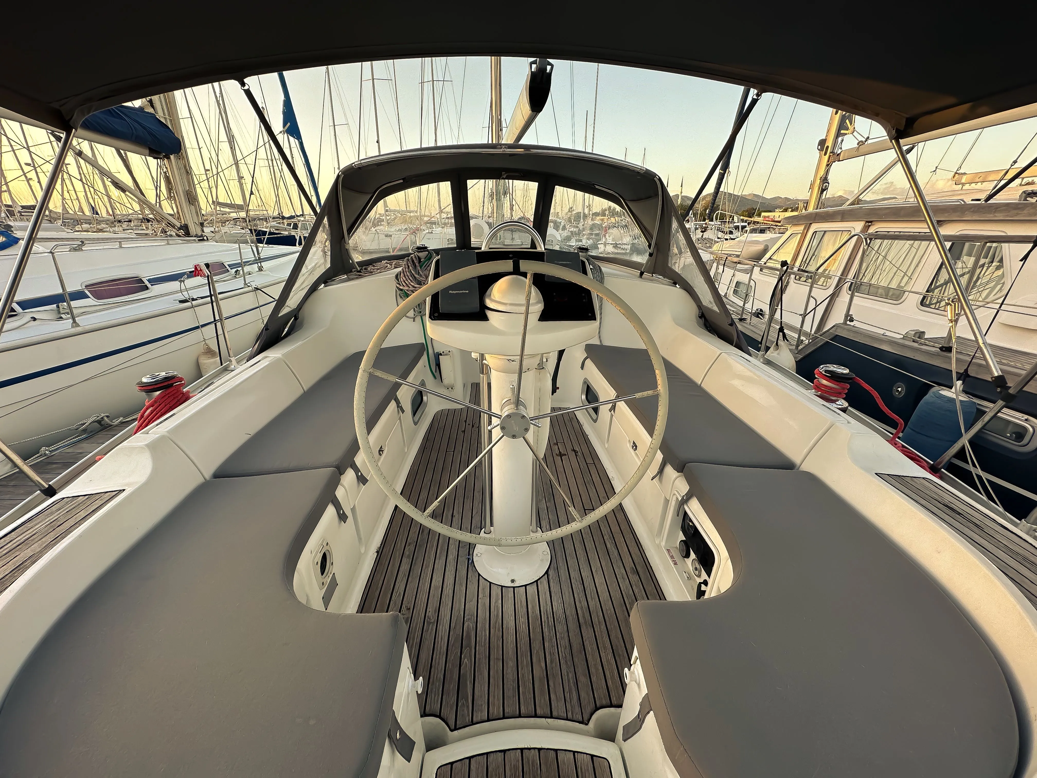 Rent a 11.27m 3 Cabin Sailing Yacht in Turgutreis