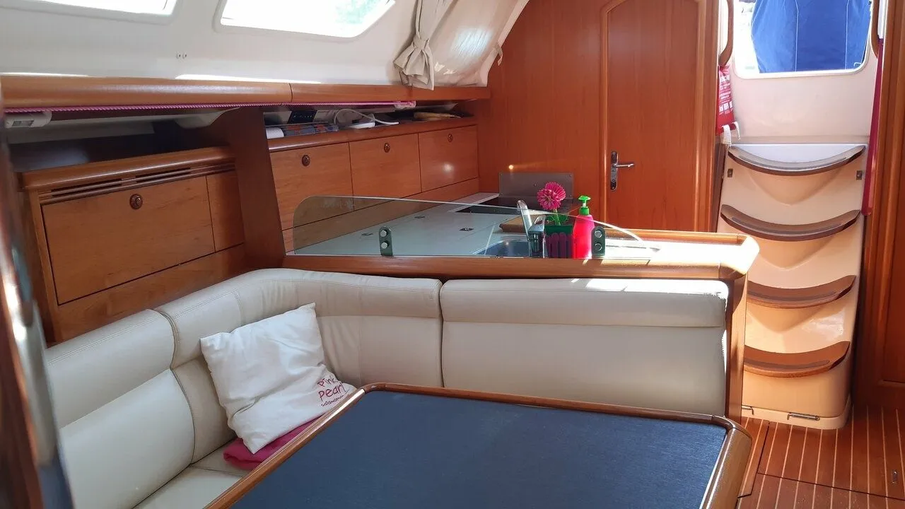 Rent a 11.47m Sailing Yacht Jeanneau Sun Odyssey 37 in Izola