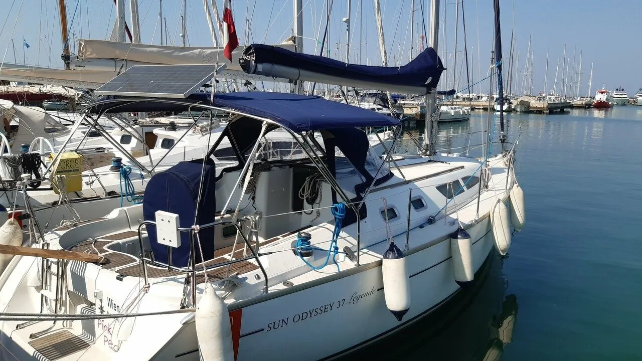 Rent a 11.47m Sailing Yacht Jeanneau Sun Odyssey 37 in Izola