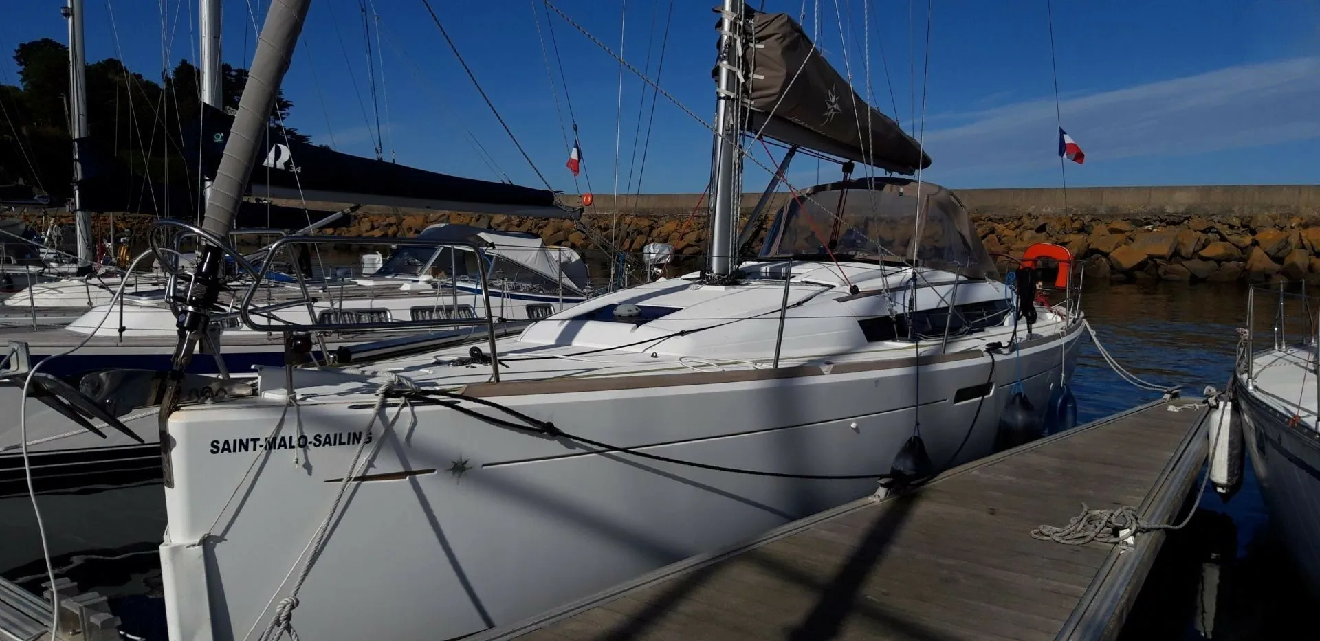 Charter a 11.34m 3 Cabin Sailing Yacht in Saint Malo