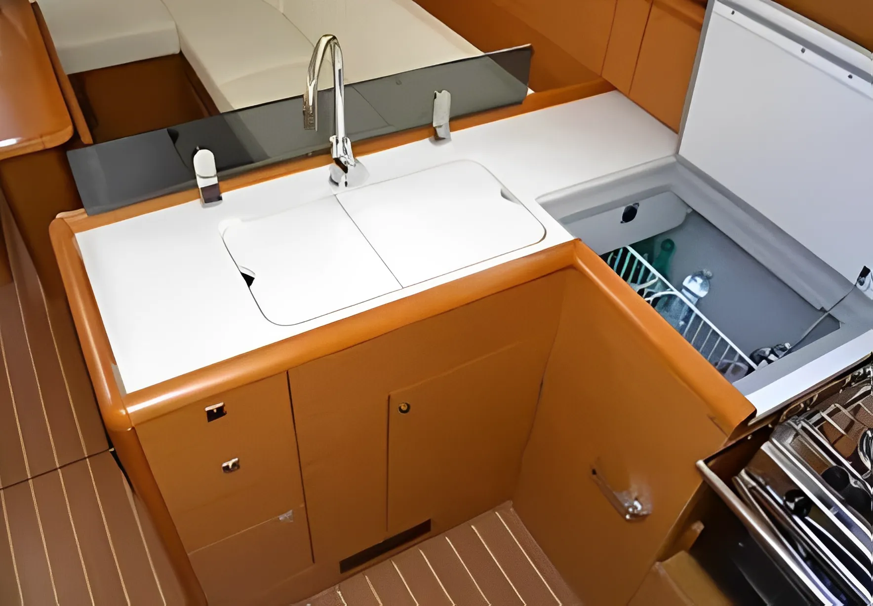 Esprit du Levant Charter Boat