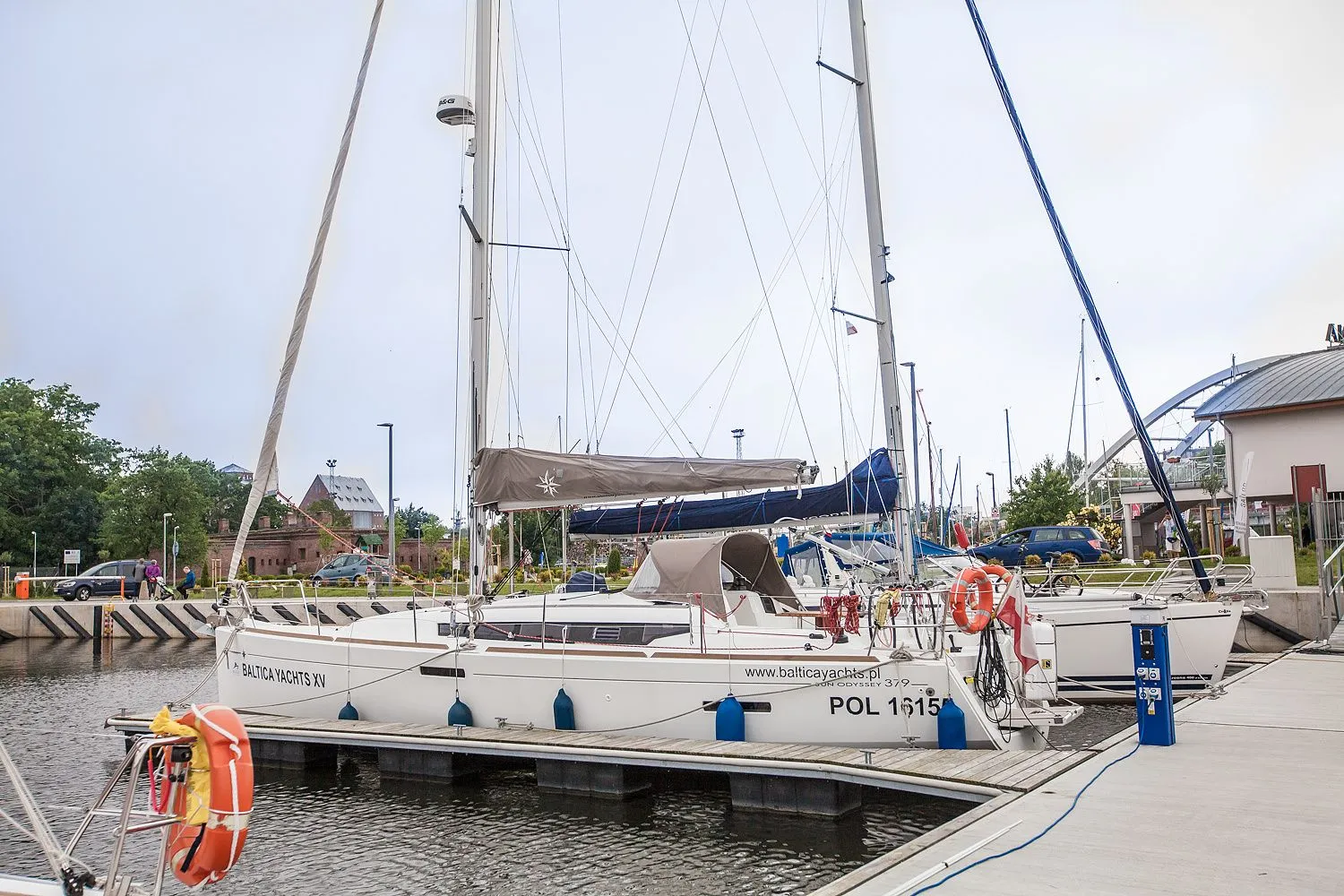 Heho Charter Boat
