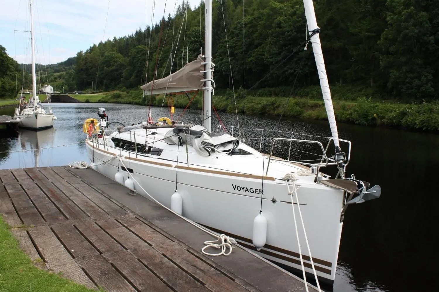 Explore Largs on a 11.34m Rental Boat
