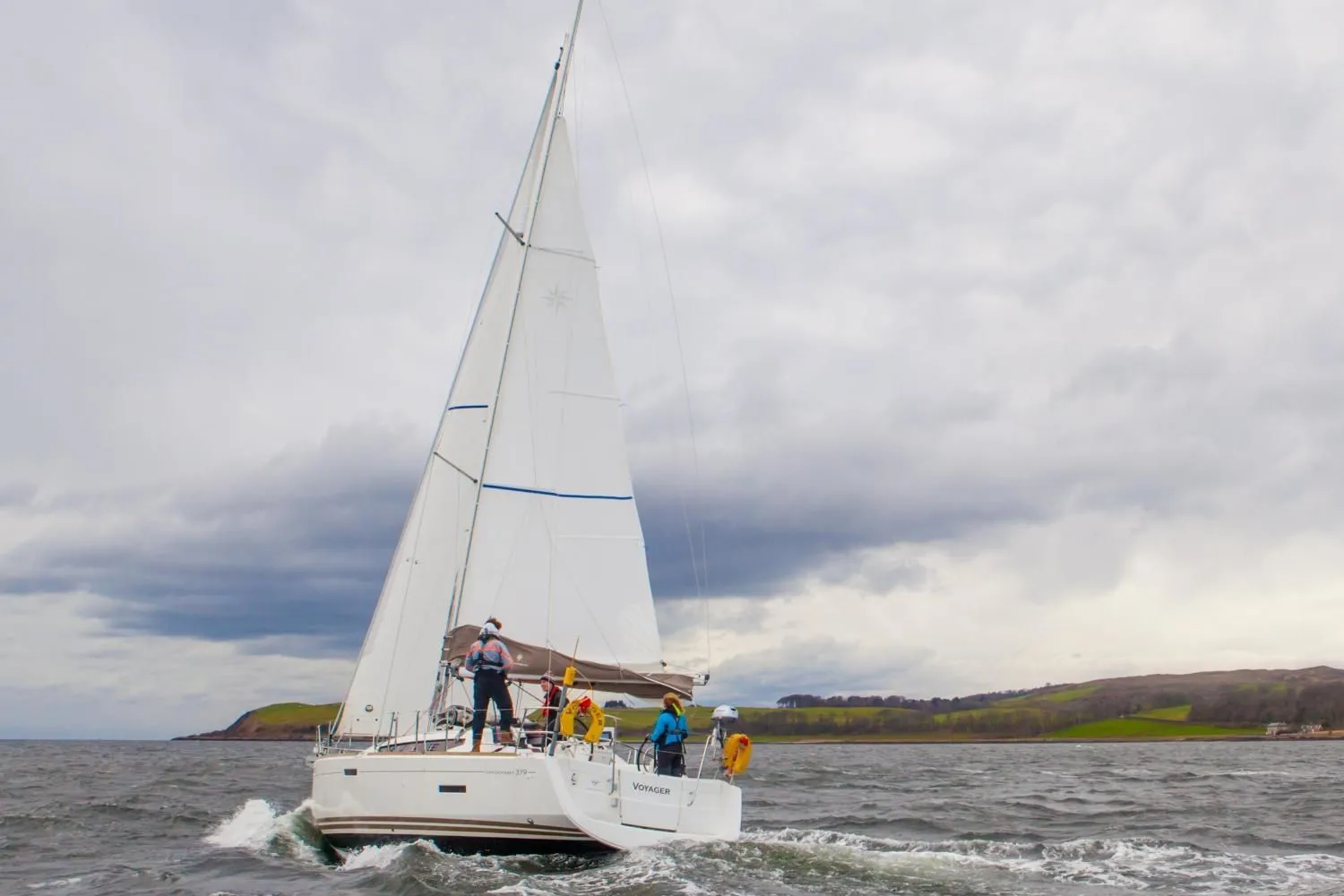 Largs Kiralık Jeanneau Sun Odyssey 379 11.34m Yelkenli Yat