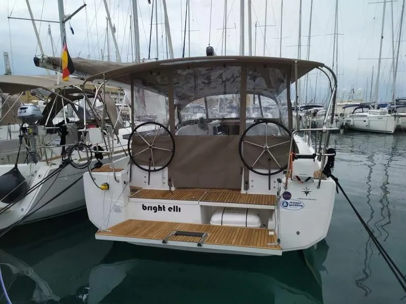 Rent a 11.22m Sailing Yacht Jeanneau Sun Odyssey 380 in Trogir