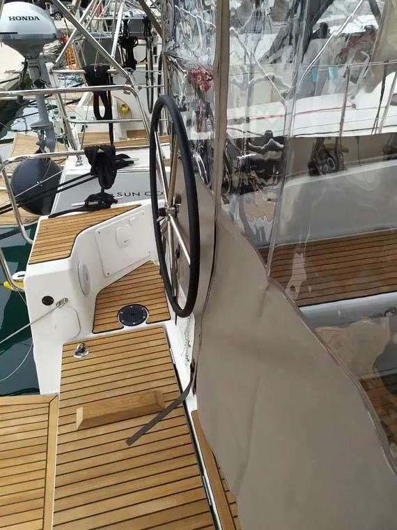 Bright Elli Charter Boat