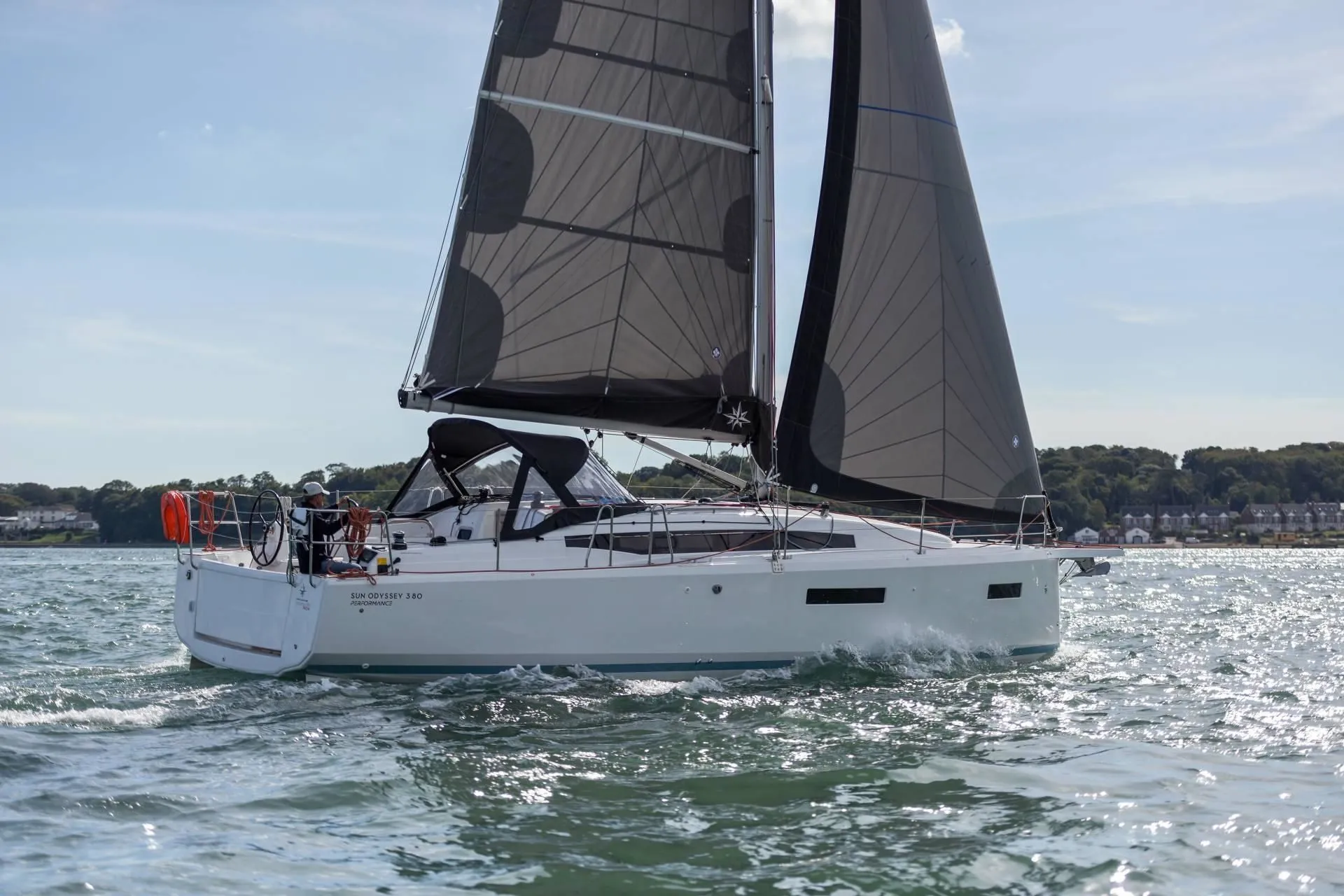 Explore Arzon on a 11.22m Rental Sailing Yacht Jeanneau Sun Odyssey 380