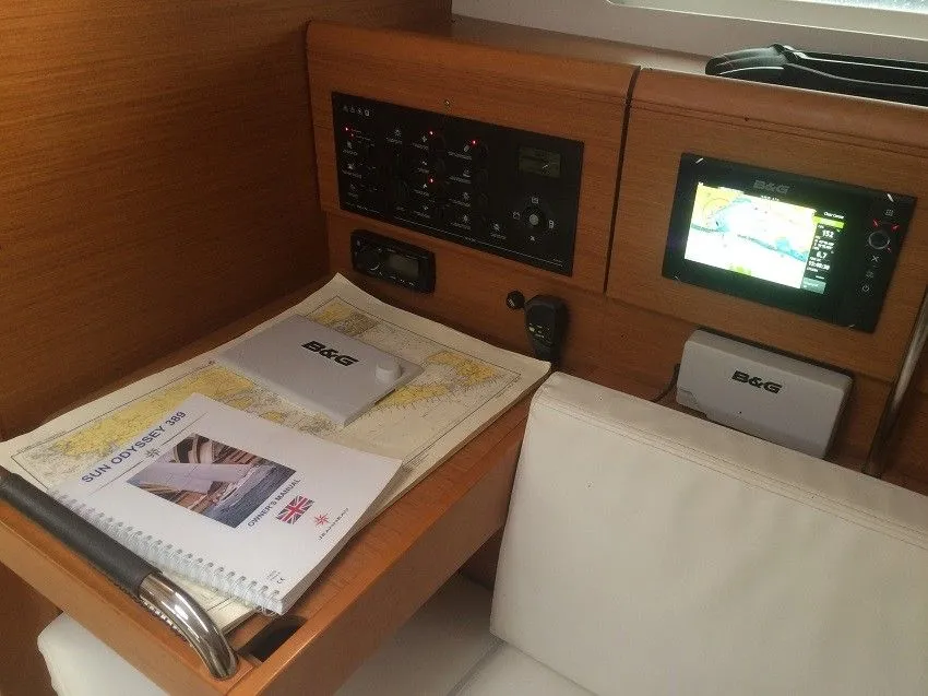 Delta Kiss Charter Boat - 4