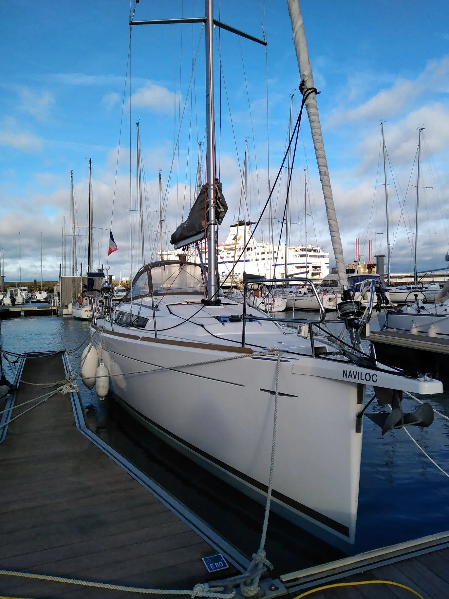 Charter a 11.75m Jeanneau Sun Odyssey 389 in Saint Malo