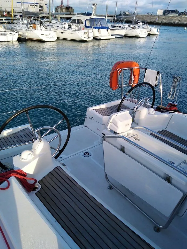 Charter a 11.75m Jeanneau Sun Odyssey 389 in Saint Malo