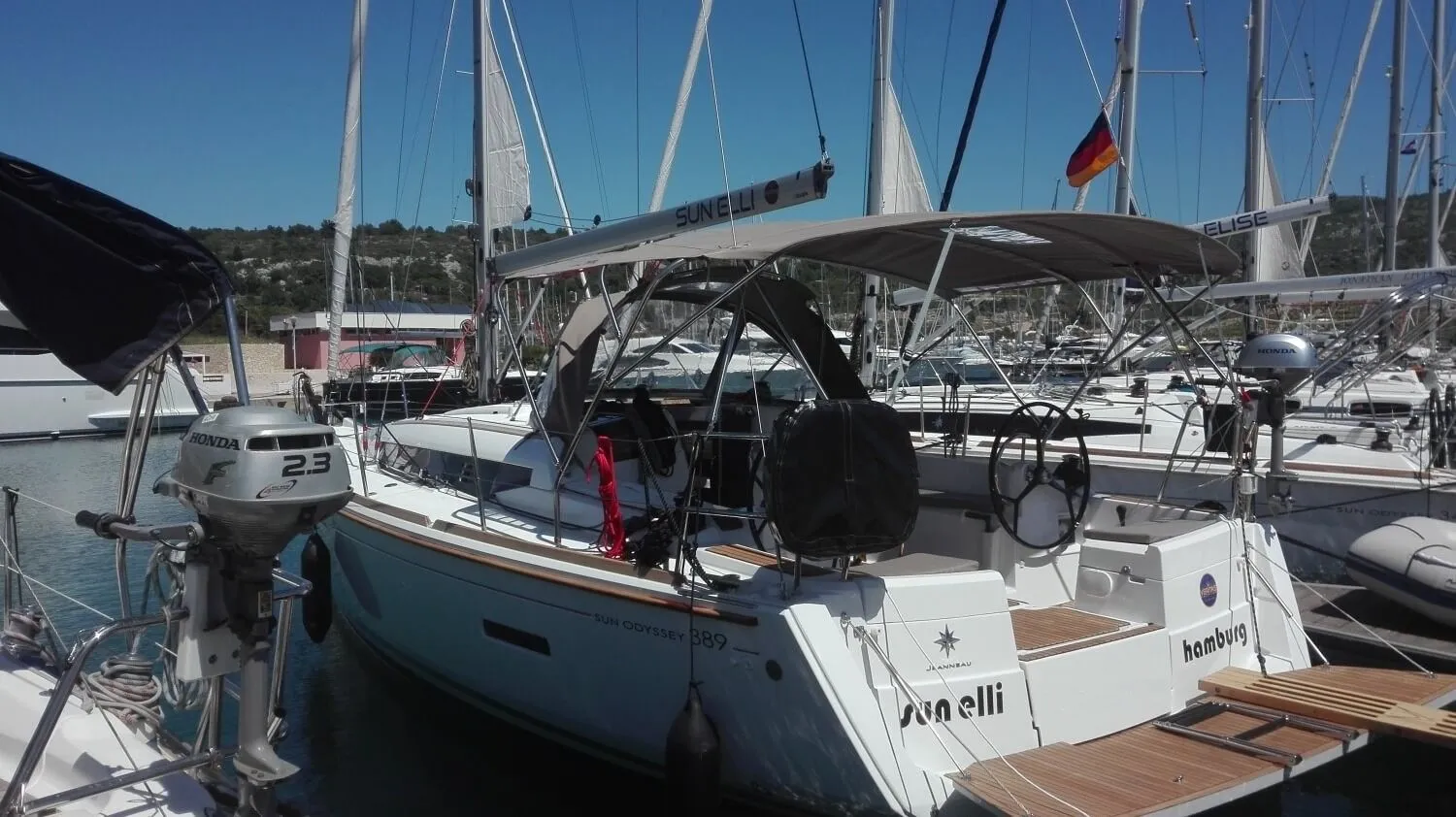 Sun Elli Charter Boat