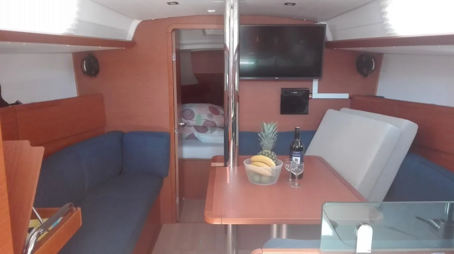 Sun Elli Charter Boat
